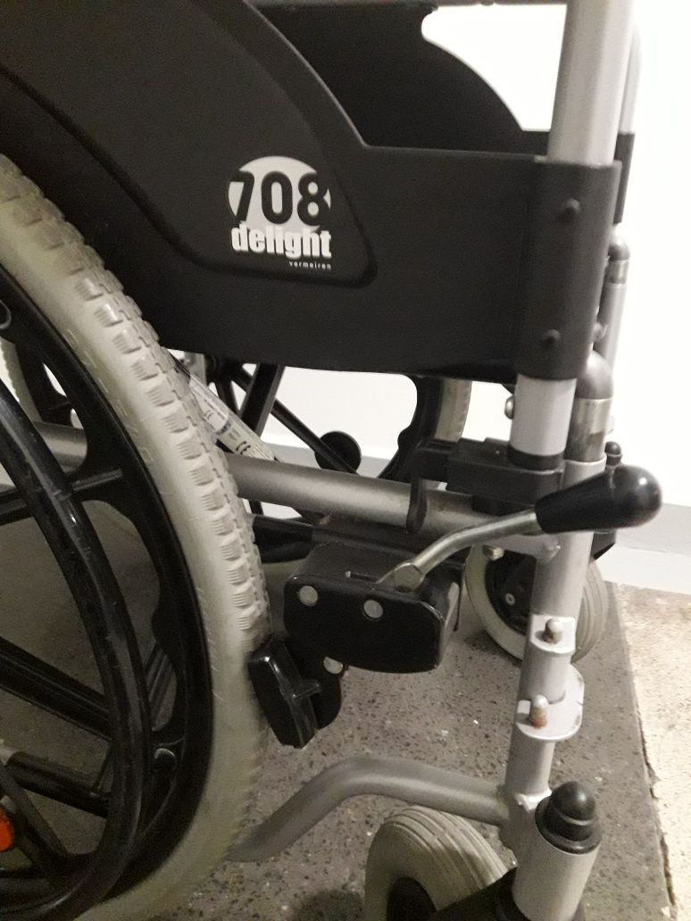 VERMEIREN 708  delight - wózek inwalidzki