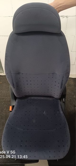 Fotele padaźera SEAT ALHABRA