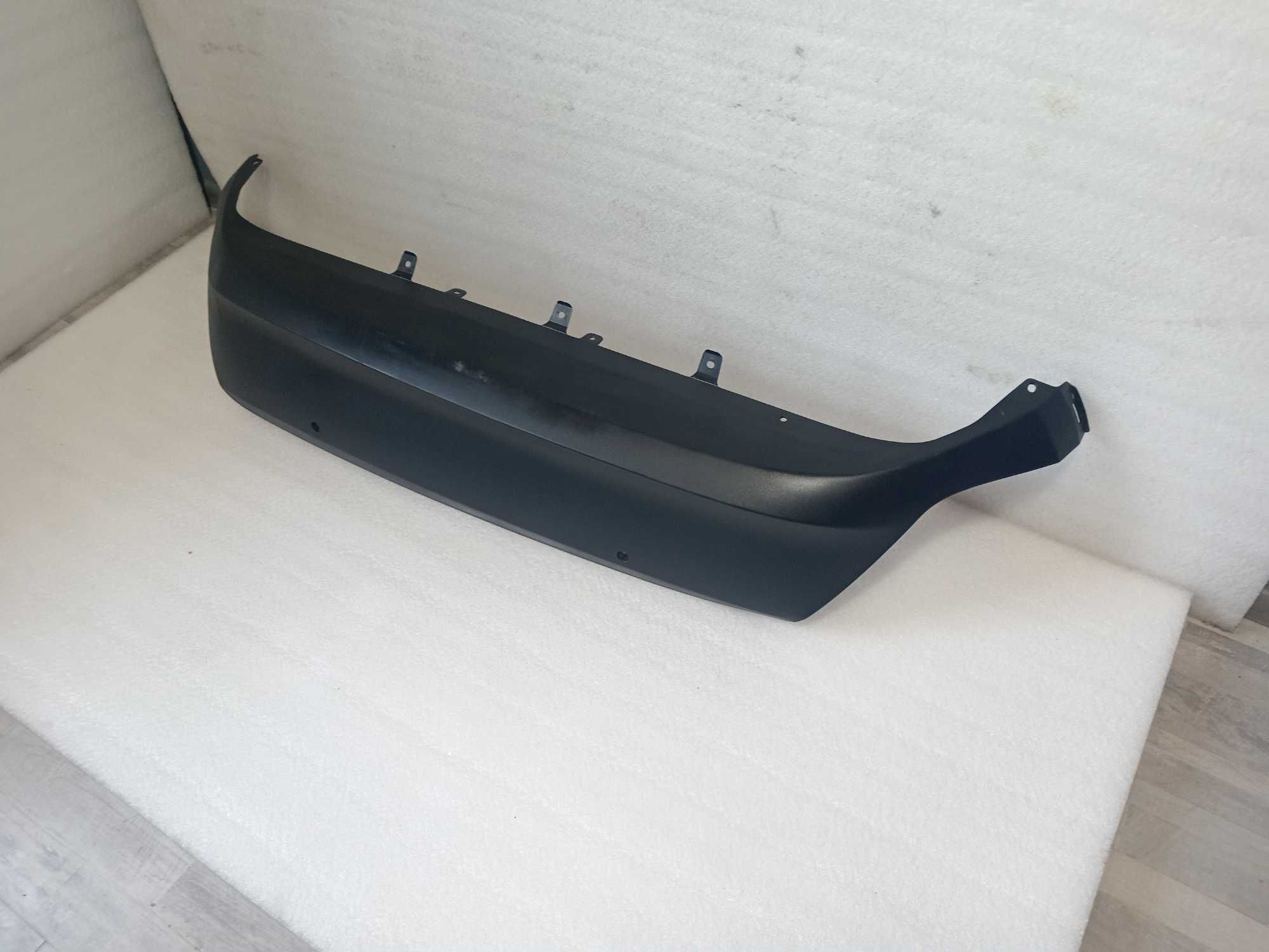 Toyota yaris cross 20 - накладка спойлер бампера зад 52453 - 0d100