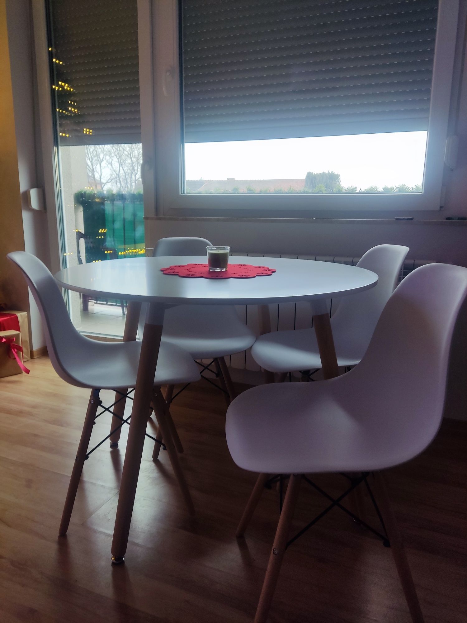 Biały stół okrągły 100cm + 4 krzesła , nowe