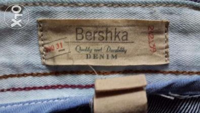 Плотные джинсы Bershka размер 32