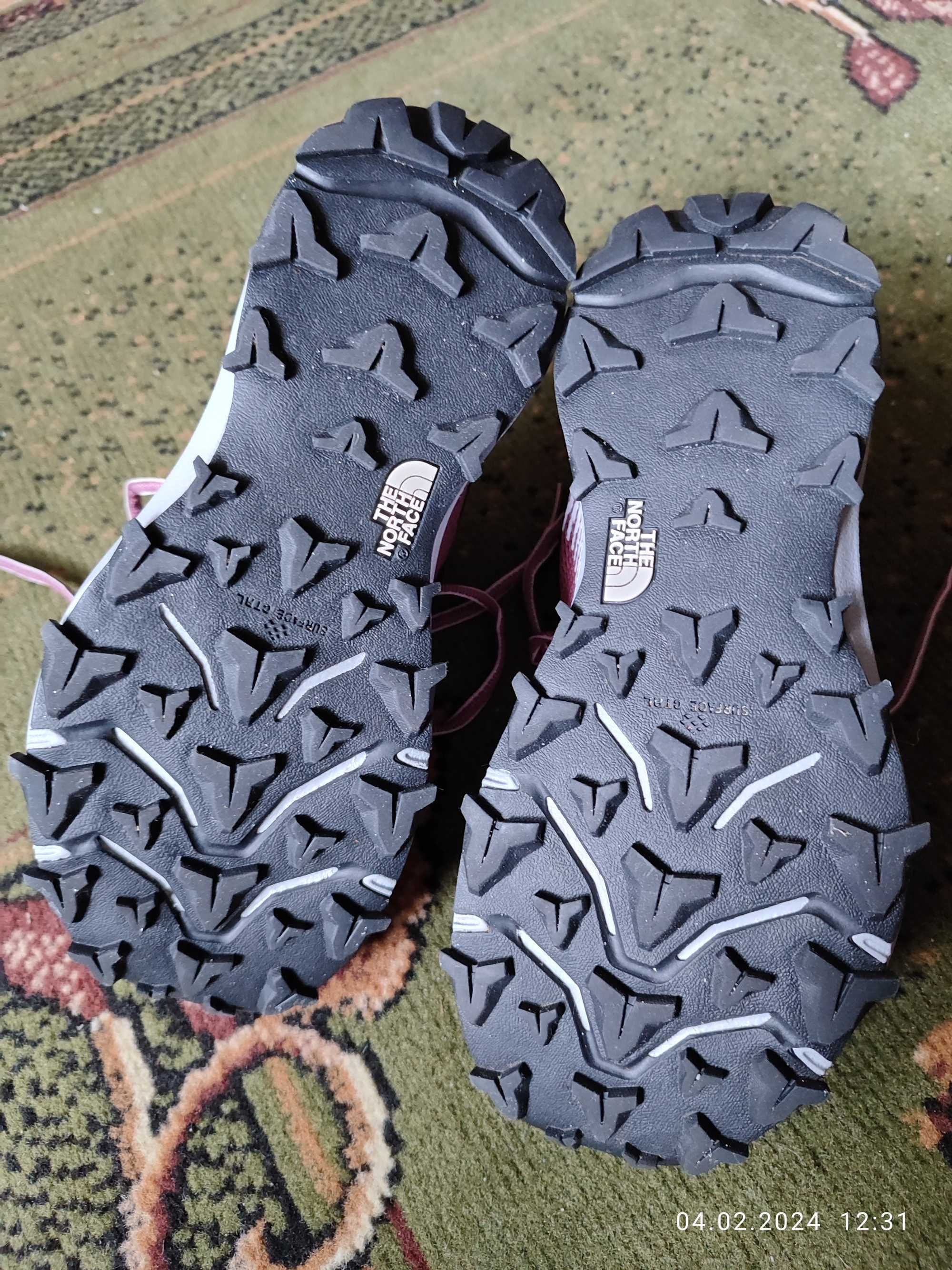 Кроссовки The North Face 37,5