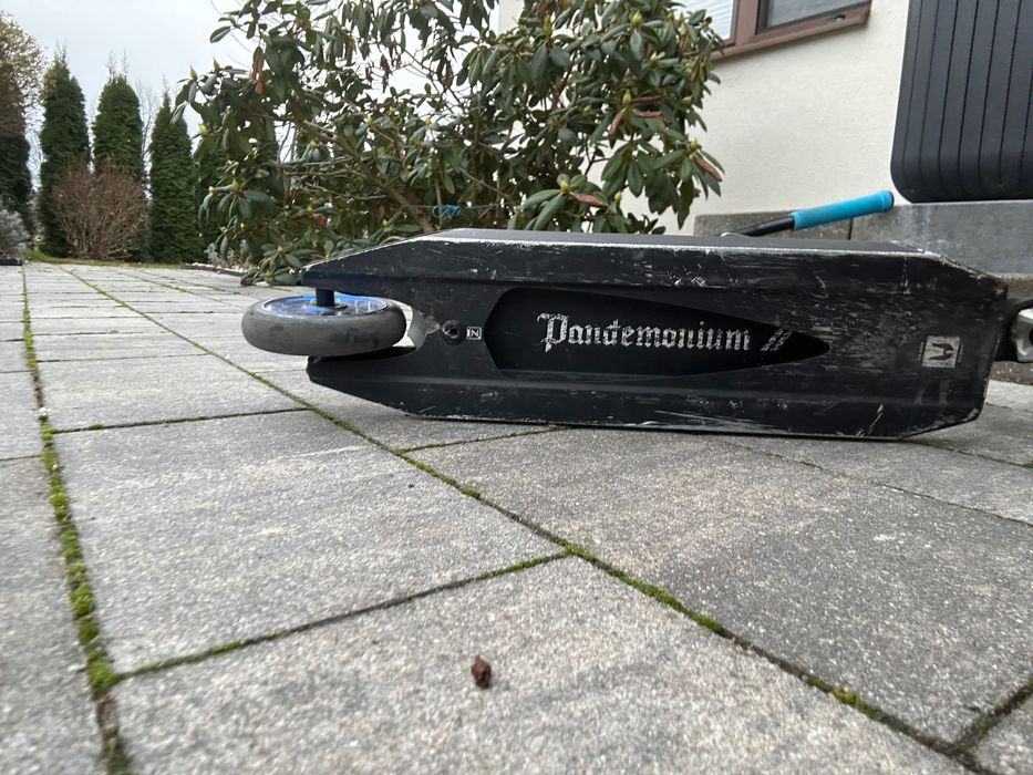 Sprzedam hulajnogę deck bez pęknięć