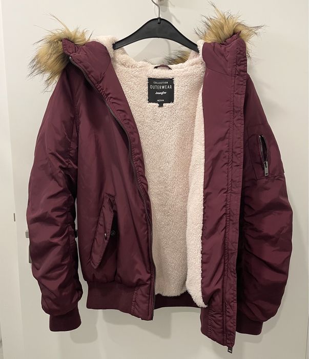 Casaco de cor ameixa com carapuço (Jennyfer, tamanho M)