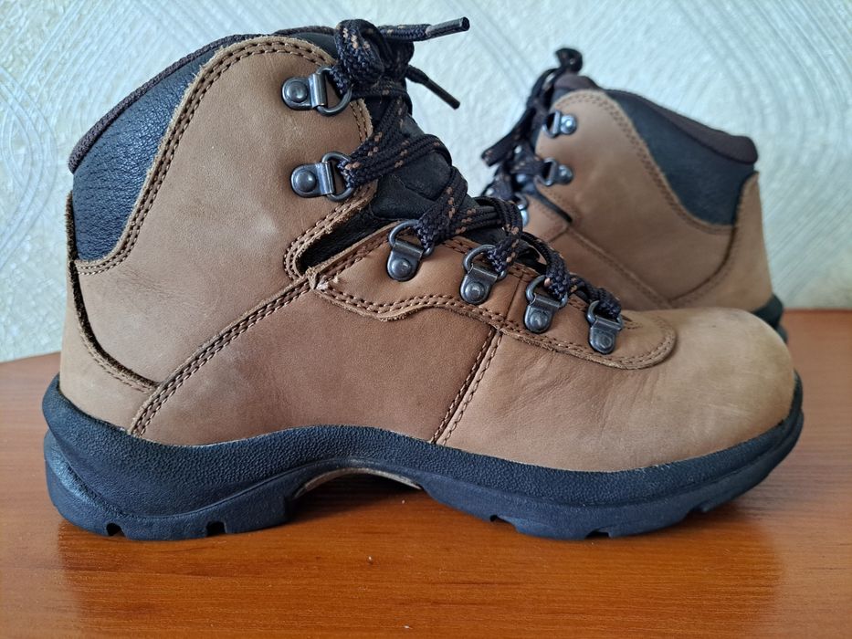 Ботинки розмір 36 в подарунок віддам куртку zara