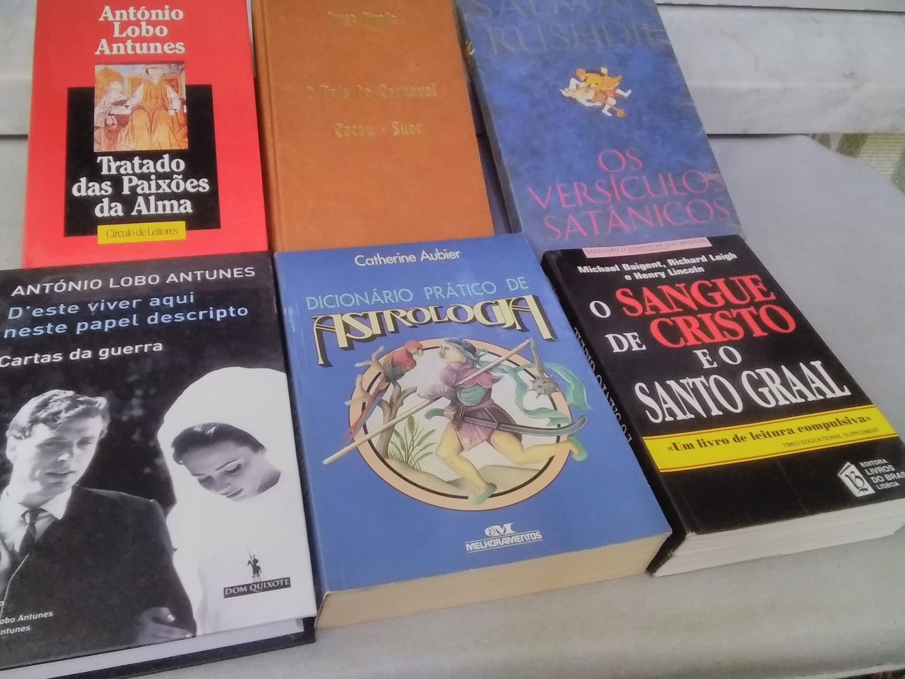 Vendo seis volumes de vários autores