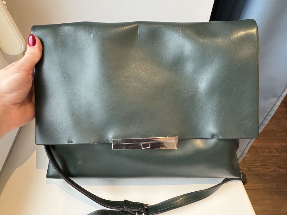 Зелена шкіряна сумка через плече