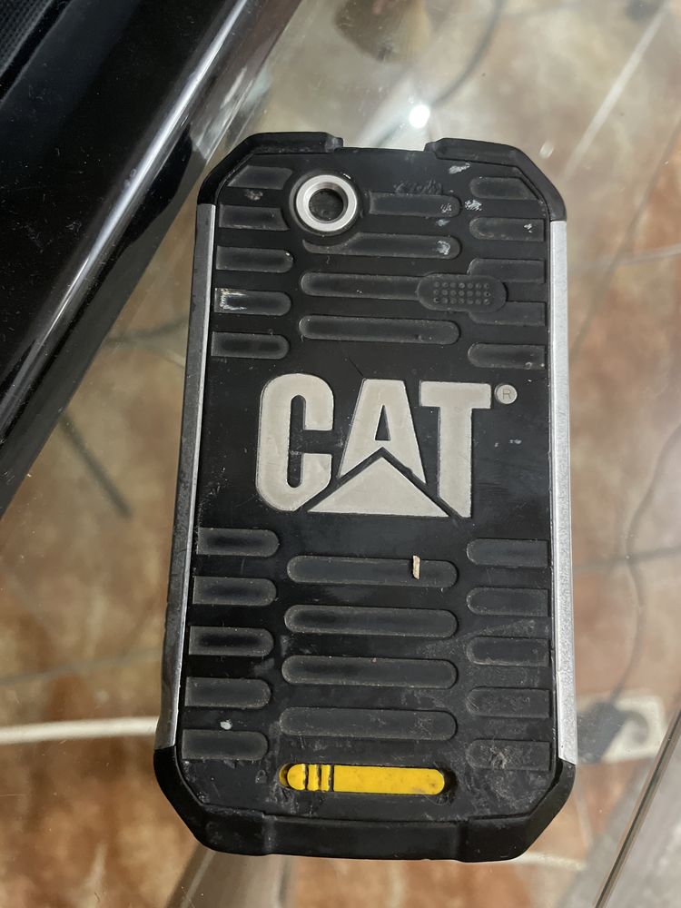 Продається смартфон Cat b15