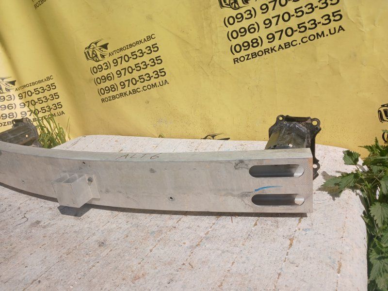 Усилитель бампера Nissan Altima 2019 Перед.