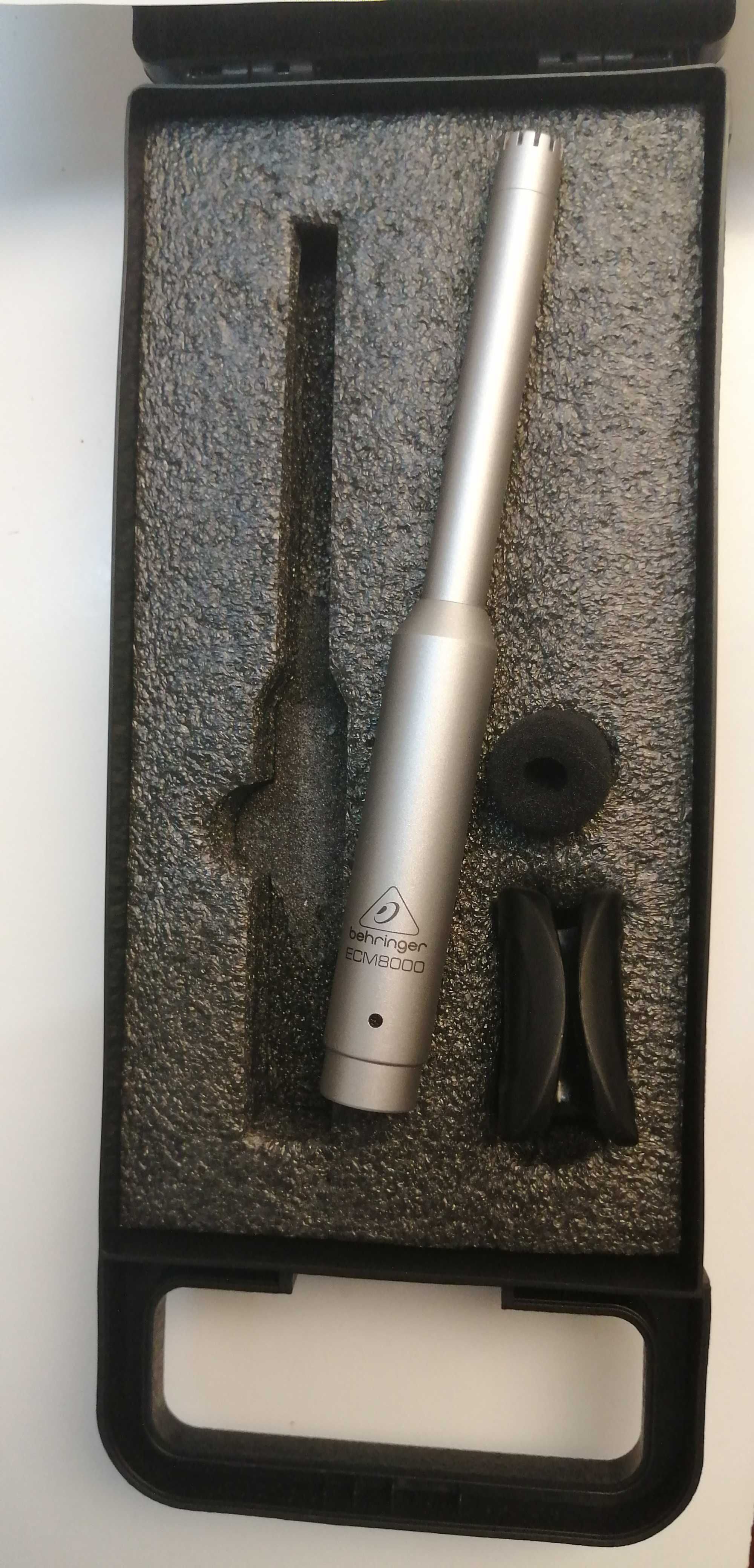 Microfone Behringer ECM8000