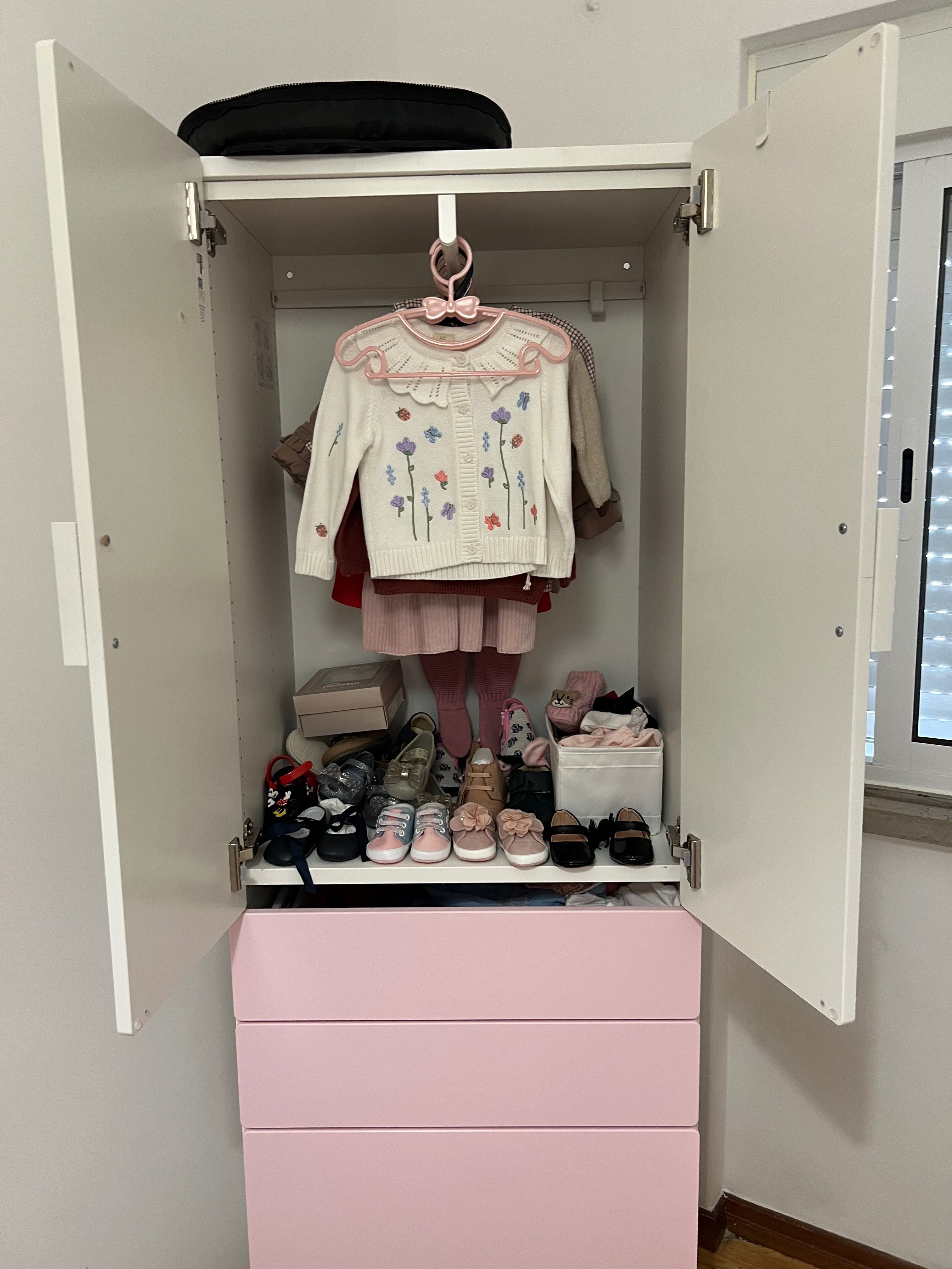 Guarda-roupa ikea rosa e branco
