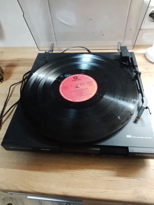 Виниловый проигрыватель Phillips.б/у