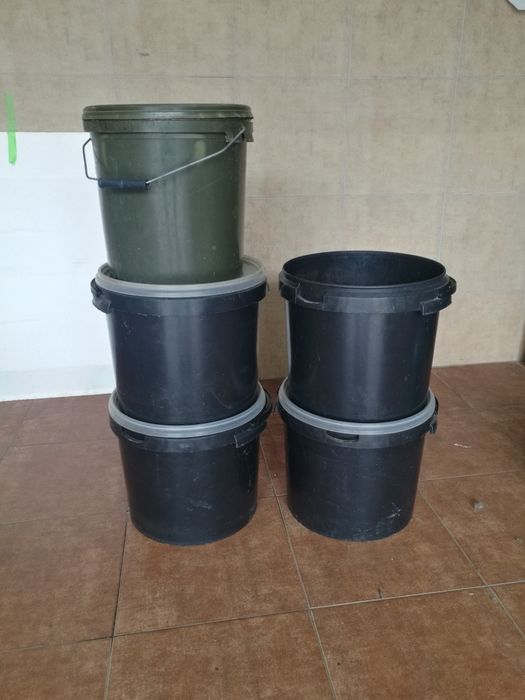 Wiadro wędkarskie z pokrywką