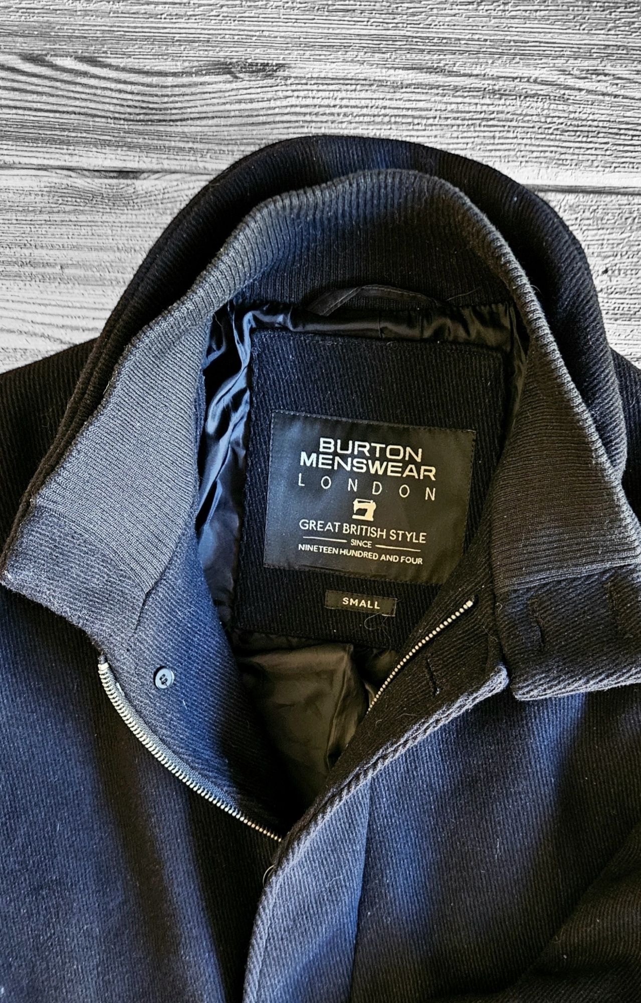 Stylowy krótki czarny płaszcz z wełną męski Burton na zamek guziki S