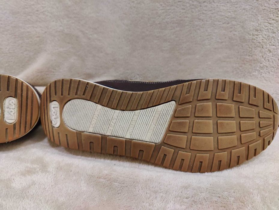 Sapatilhas Lois em bom estado tam. 43