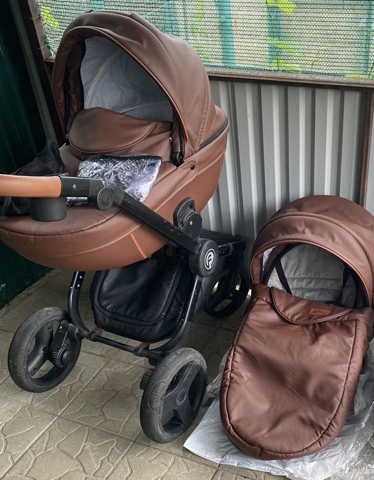 Продам коляску 2 в 1