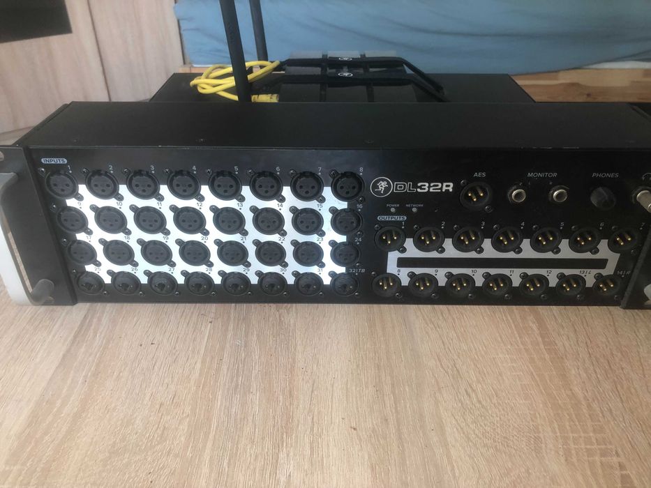Mackie DL32R Digital Mixer
