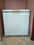 Zamrażarka Whirlpool 215 L. Model AFG 6212-B