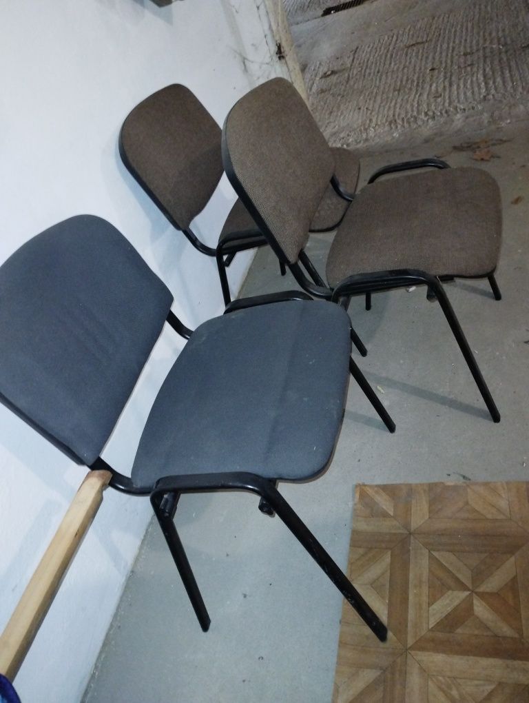 Krzesło biurowe konferencyjne tapicerowane