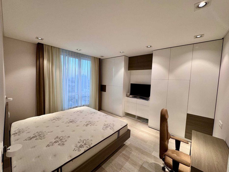 Роскошная 3-спальная квартира в Одессе! Цена снижена!