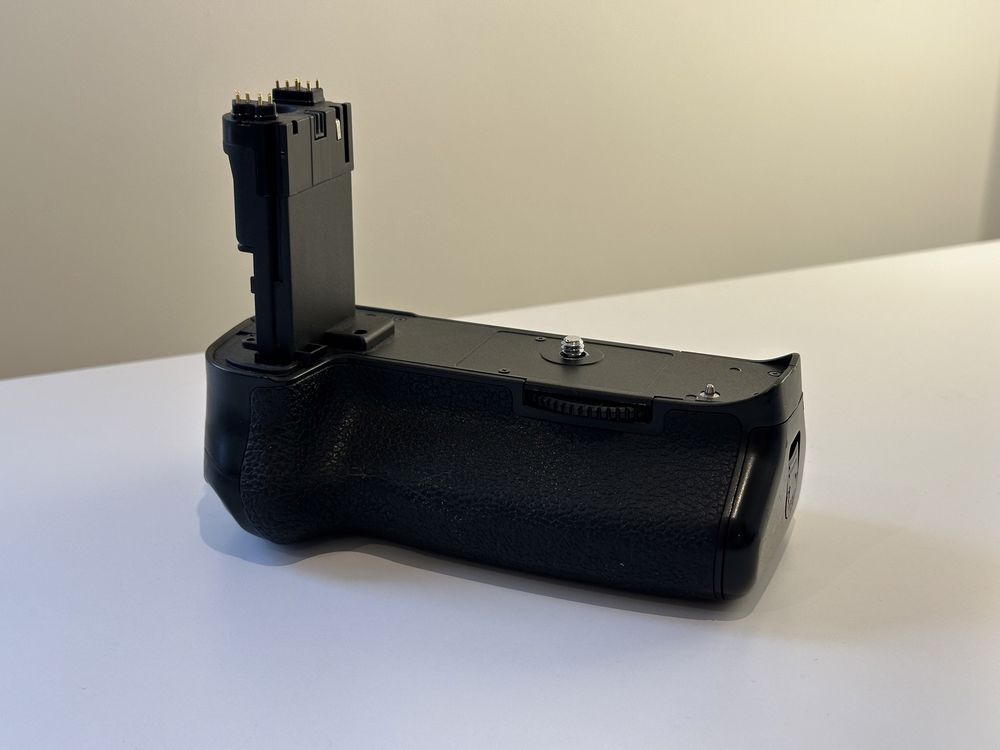 Battery Grip Canon 5D Mark III - Com 2 Baterias