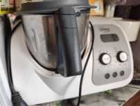 Chef express para peças (mas ainda trabalha, deve ser mau contacto)