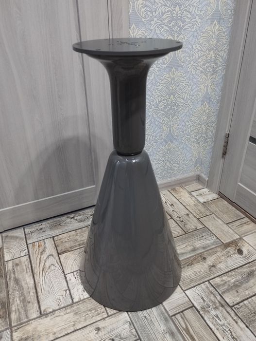 Опори для столів різні