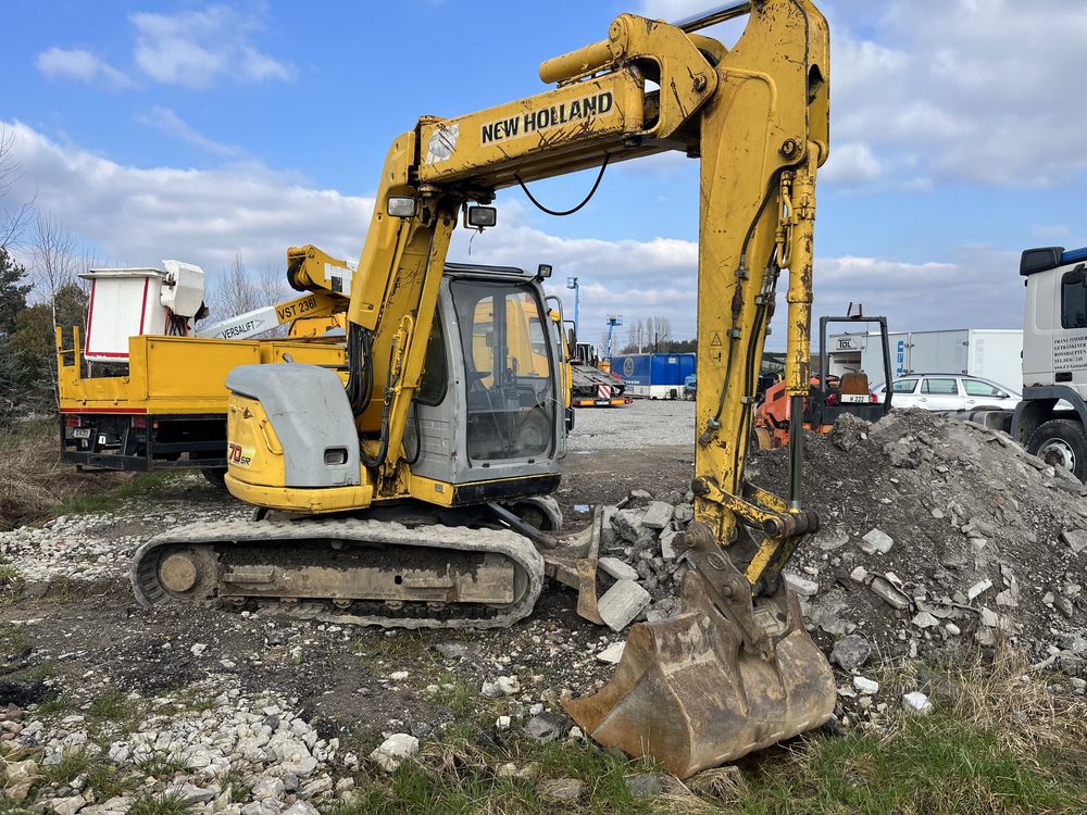 Koparka new holland kobelco e70sr