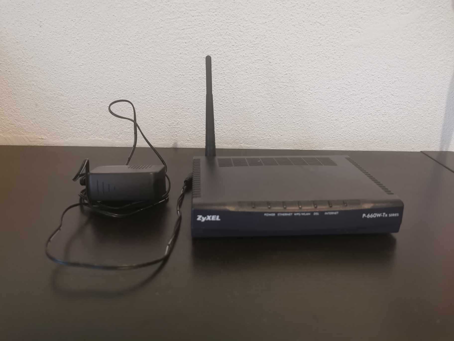 Router Zyxel P-660w- Tx series
com cabo de alimentação