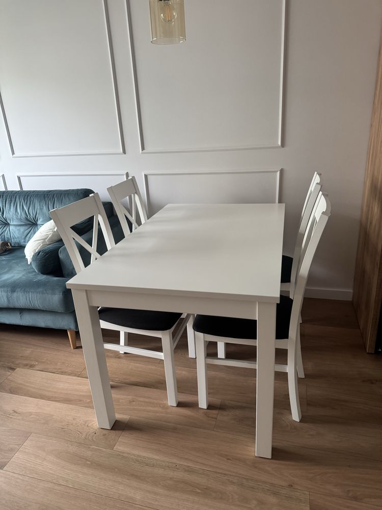 Stół z krzesłami (Ikea, Agata) drewniany rozkładany 130-190cm x 80 cm