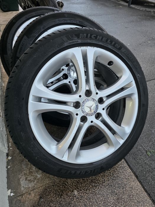 Vendo 4 jantes 17" originais mercedes com pneus