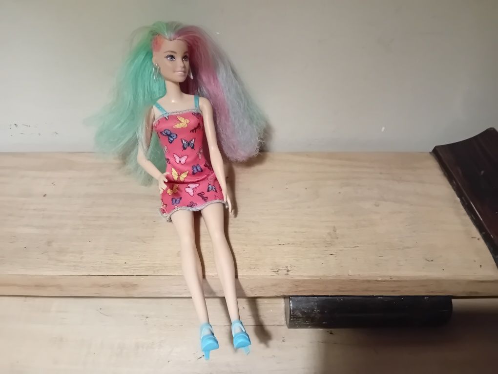 Mattel lalka Barbie, kolorowe włosy, tatuaż
