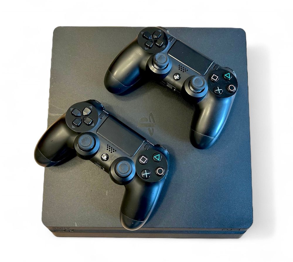 Konsola PlayStation 4 Slim 1TB + 2 pady + 7 gier