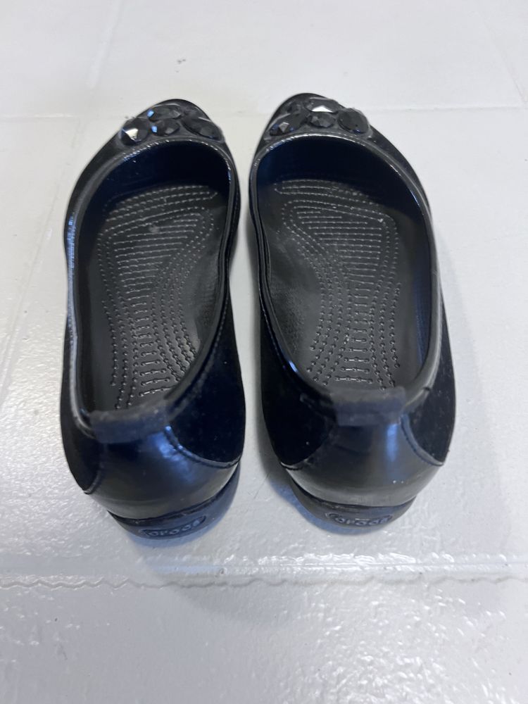 Crocs balerinki damskie czarne zamszowe w6 36