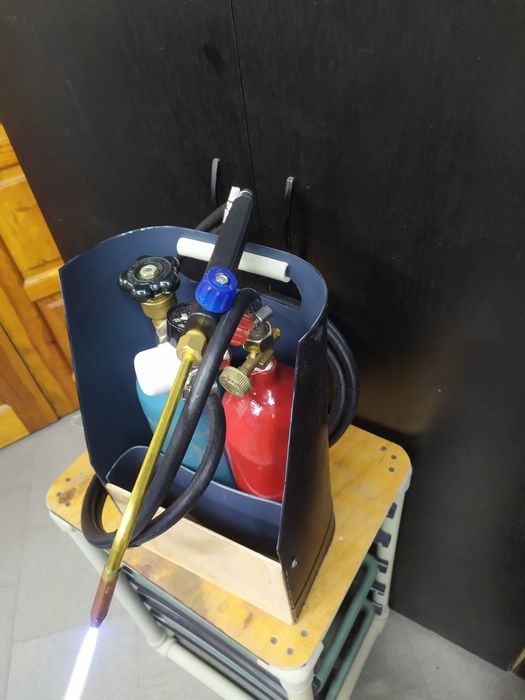 Газосварочный пост для пайки твёрдыми припоеми по меди ,латуни железу