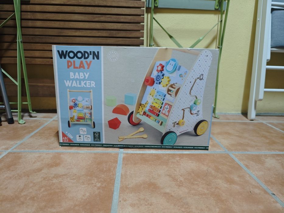 Brinquedo bebé - Wooden play baby walker