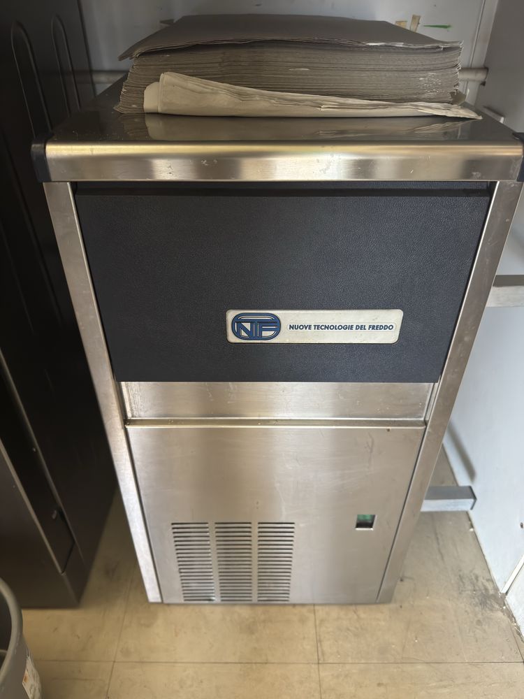Vendo maquina de gelo
