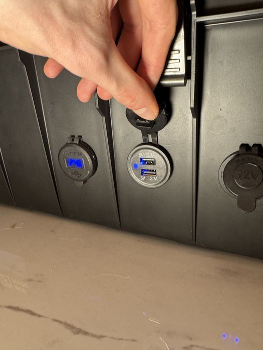 Зарядна станція 2квт