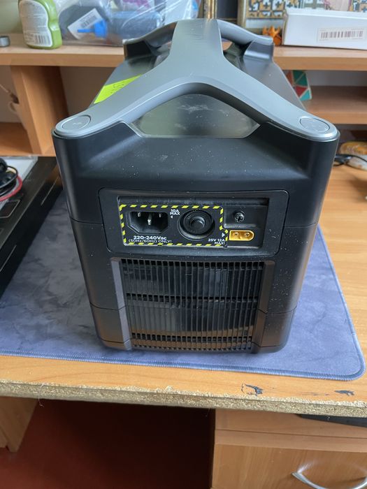 Зарядна станція ecoflow river max під ремонт або запчастини