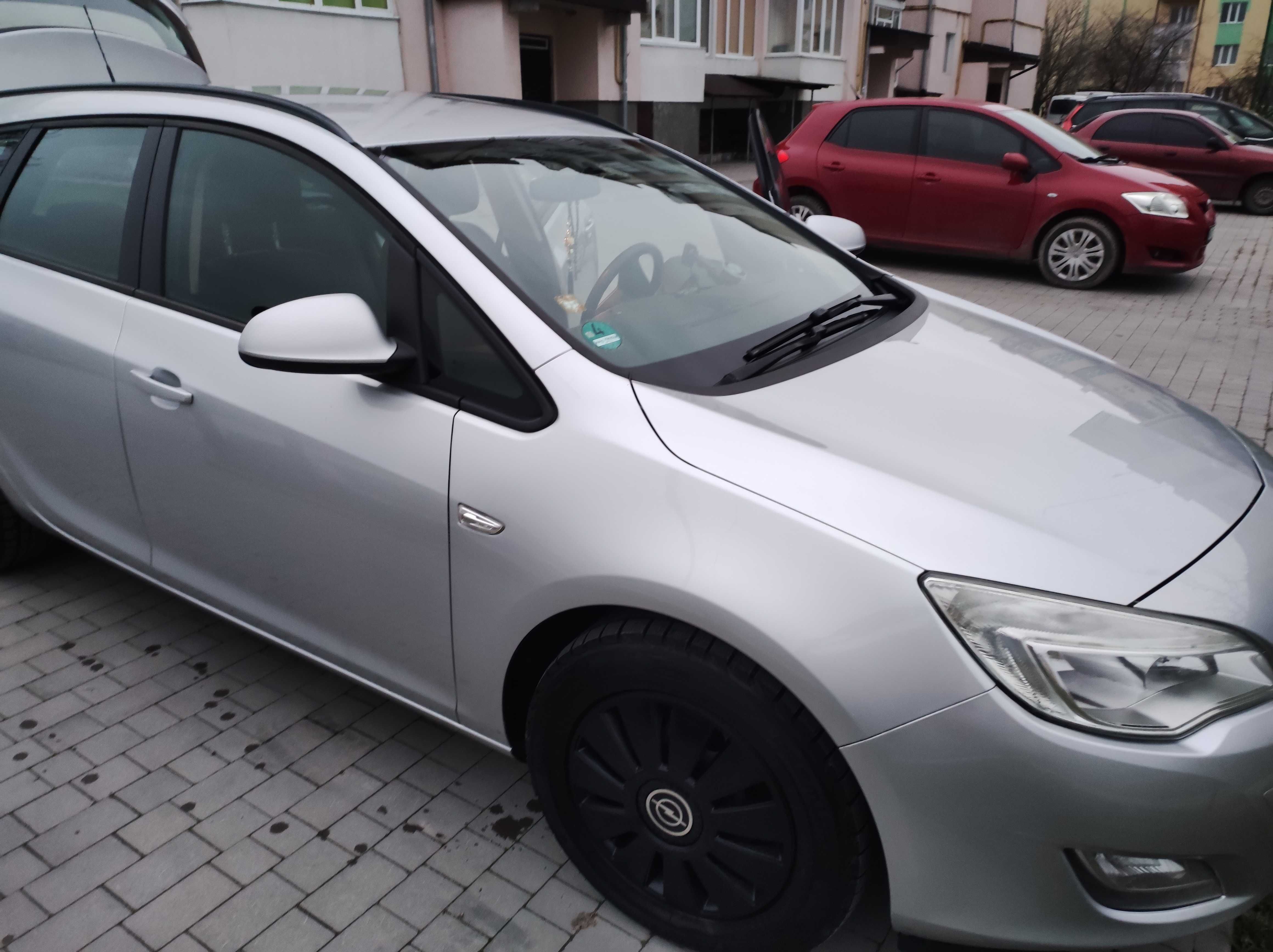 Opel Astra j 2012