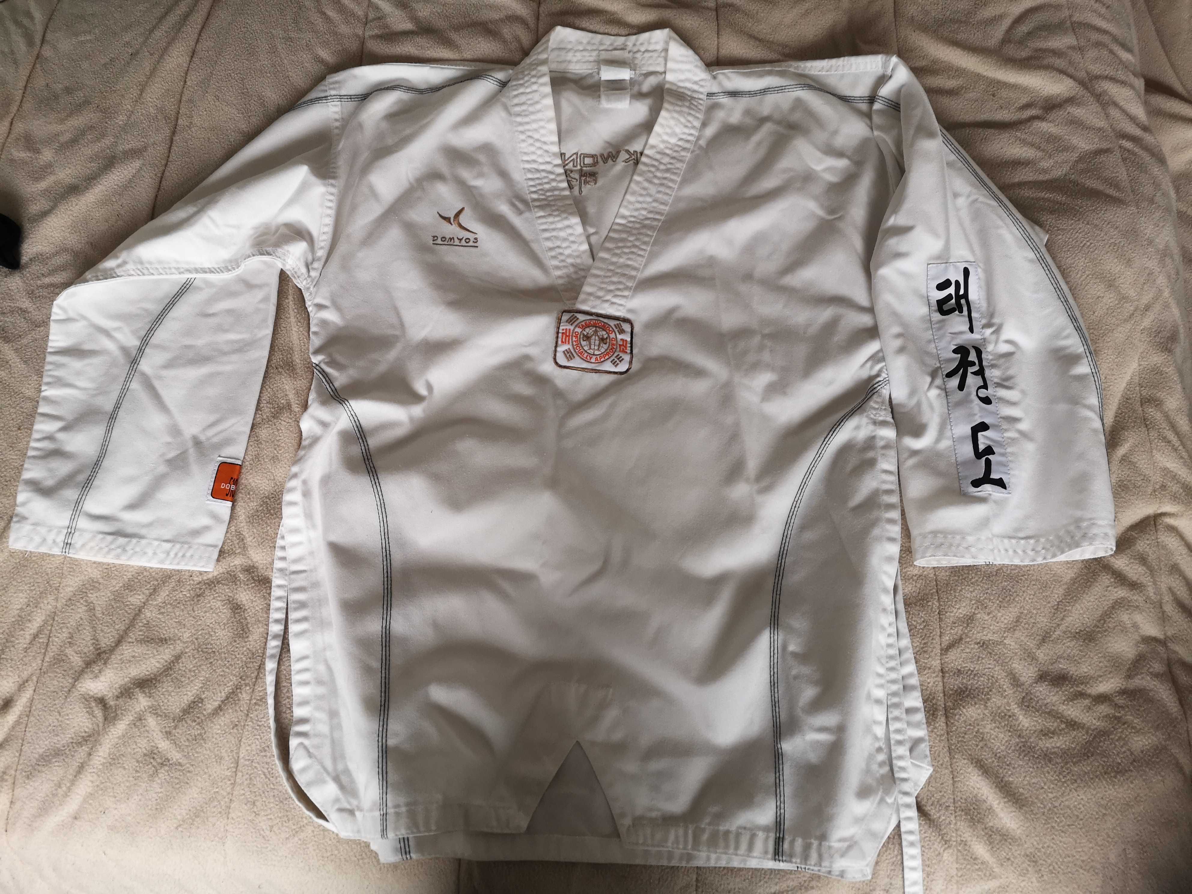 Dois Kimonos Taekwondo