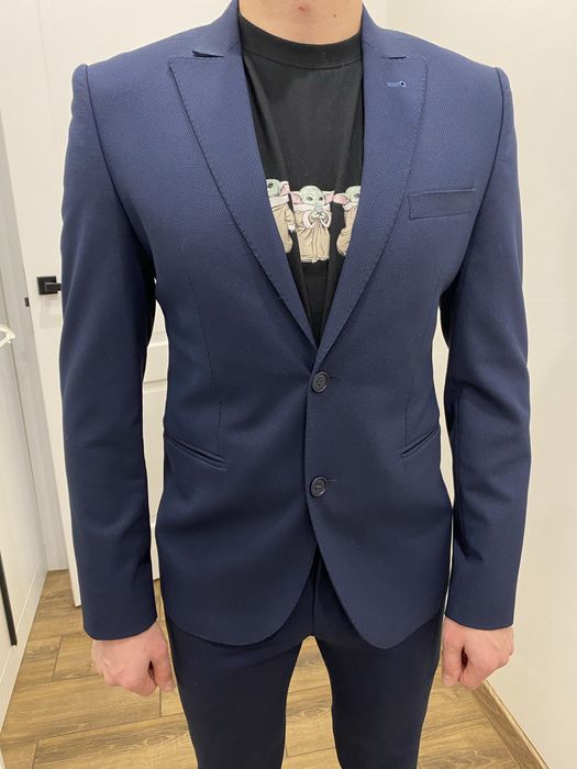 Чоловічий брючний костюм темно синій приталений