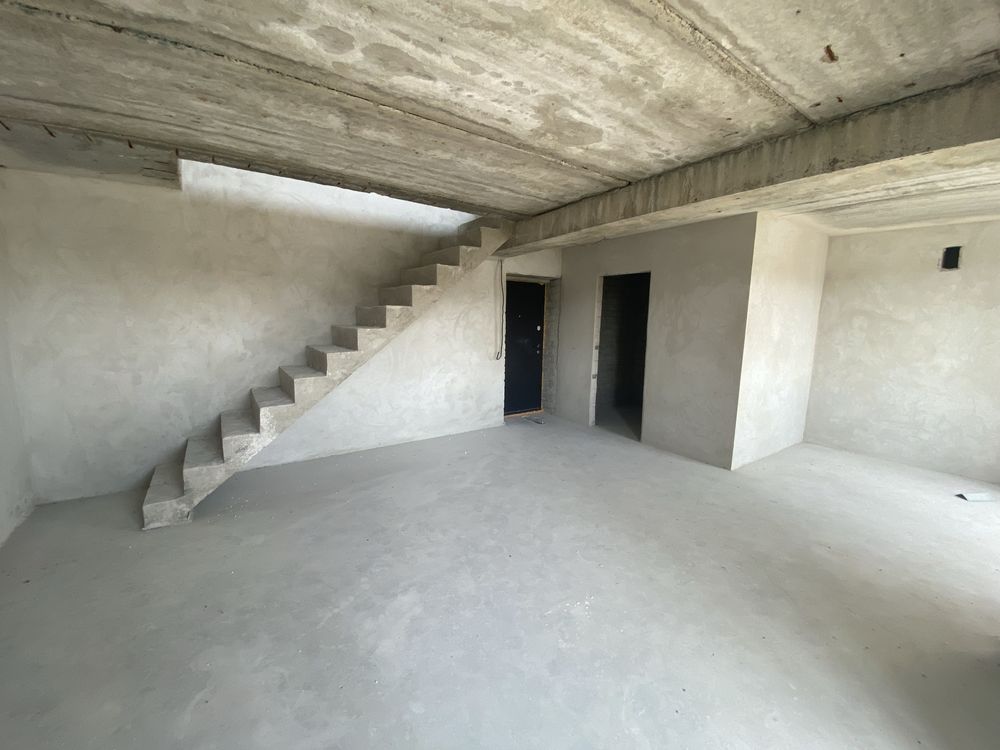 Нова дворівнева квартира 90м2 в центрі Канева