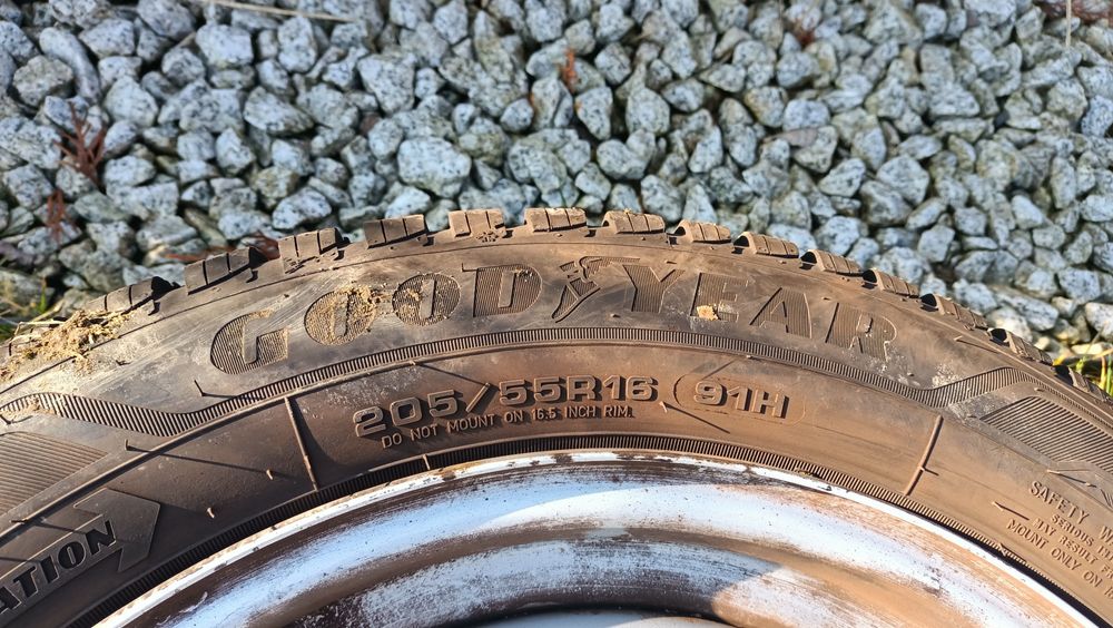 Koła zimowe felgi 16 5x114,3 et55 Honda Civic itd nowe opony 205/55/16