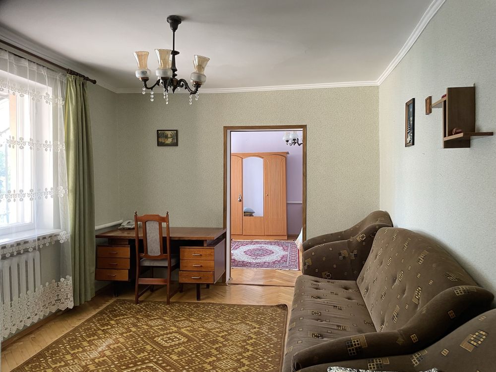 Продаж будинку 245 м.кв., 18 сотих