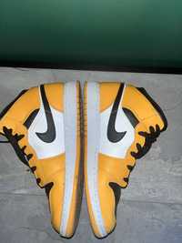 Nike Jordan 1 Mid Taxi Yellow Toe 2022Size