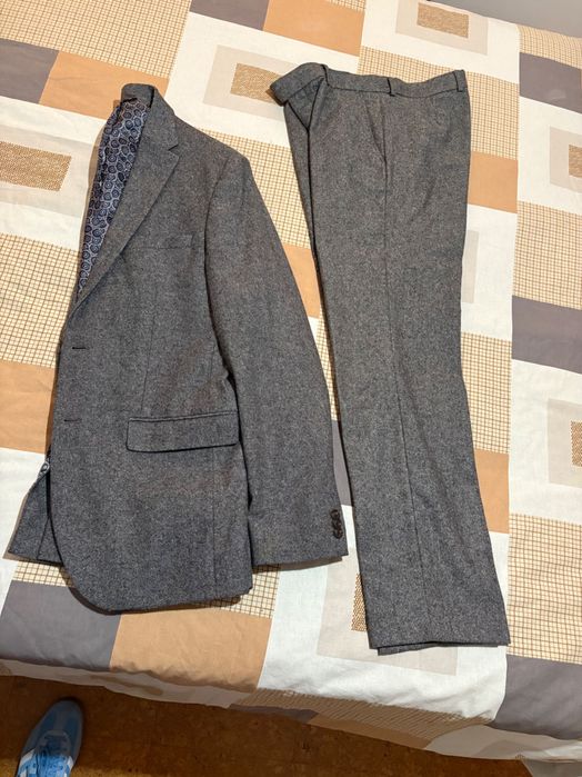 Fato da M&S de tecido  italiano em estado irrepreensível usado 1 vez