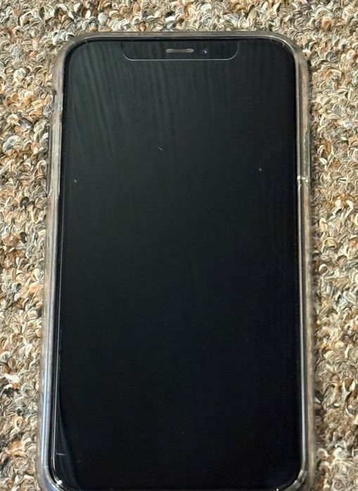 iPhone XR 64GB czarny – szybka Belkin + etui Apple + ładowarka