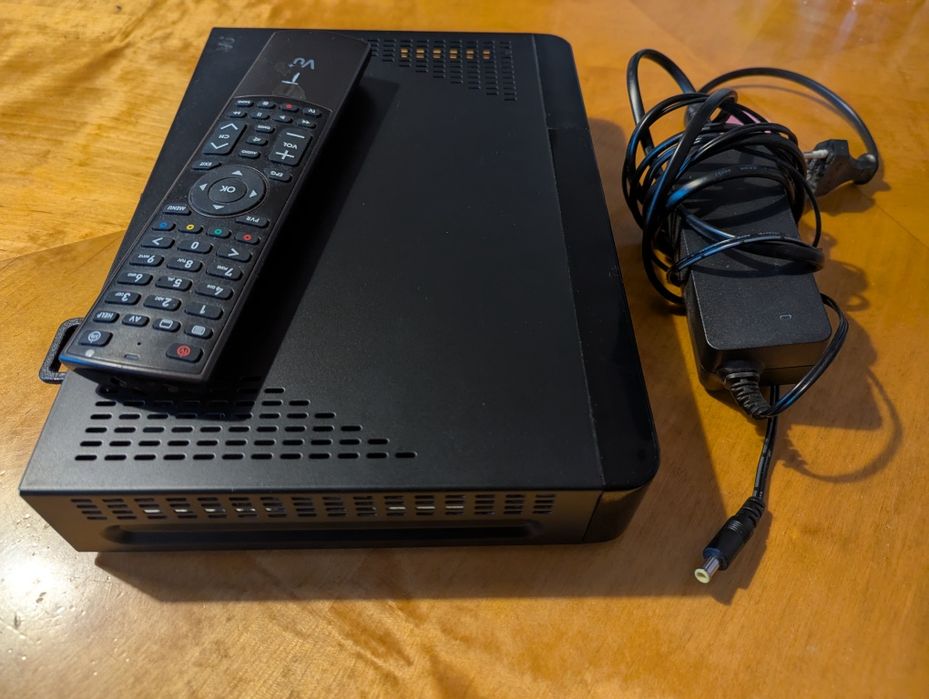 Dekoder VU+ UNO 4K SE / dysk 700 giga gratis