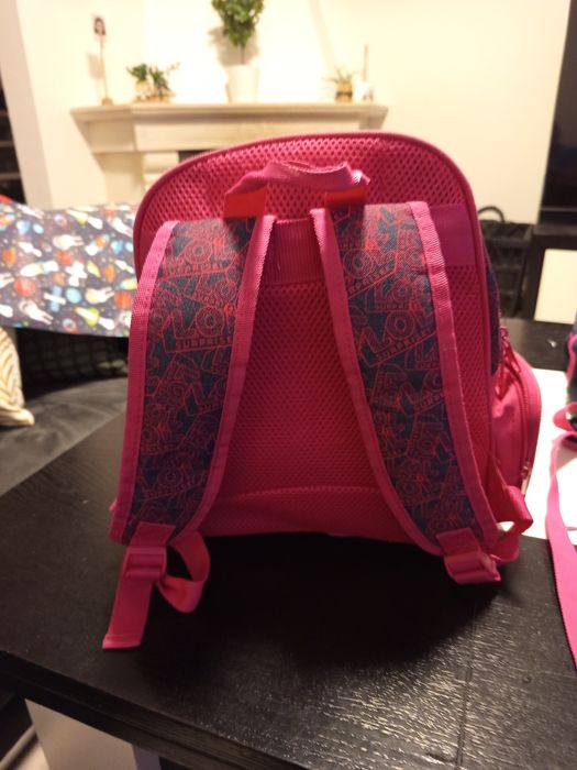 Mochila escolar L.O.L.